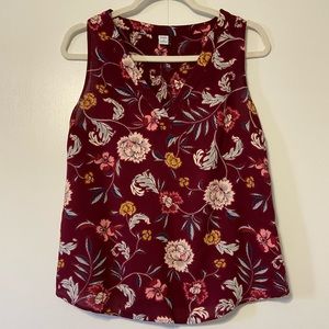 Old navy sleeveless shirt